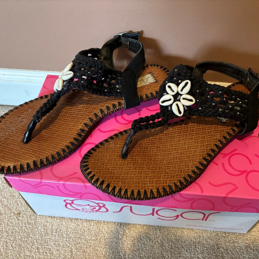 Sugar Black Braided Shell Thong Sandals